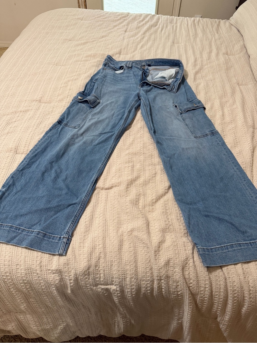 American Eagle Outfitters Super High-Rise Baggy Wide Leg Cargo Jeans